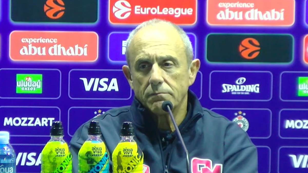  Etore Mesina nakon poraza od Partizana 