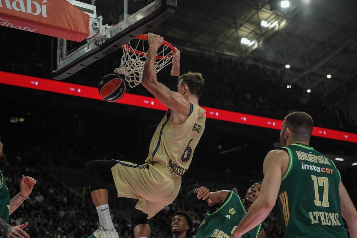  Evroliga Barselona pobijedila Panatinaikos u Atini  