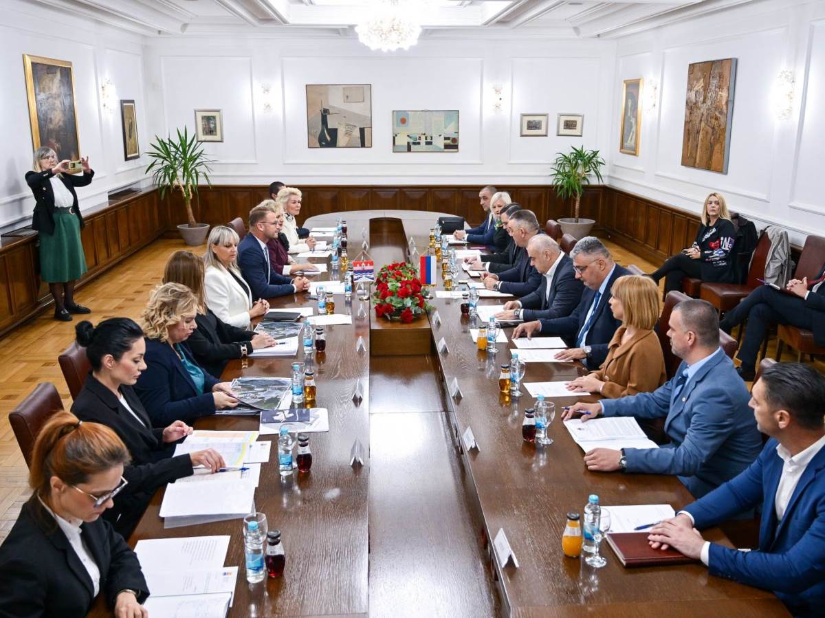  Počeo sastanak Minića i Stanivukovića  