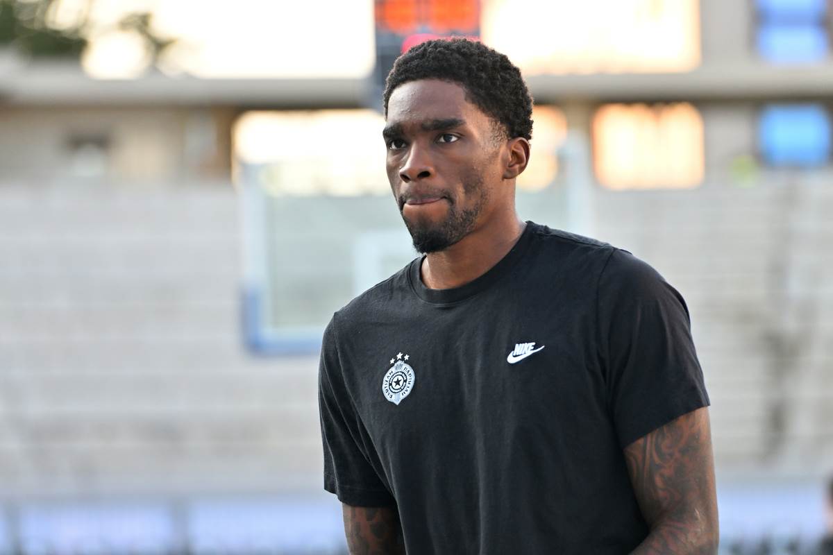  Šejk Milton slomio ruku 