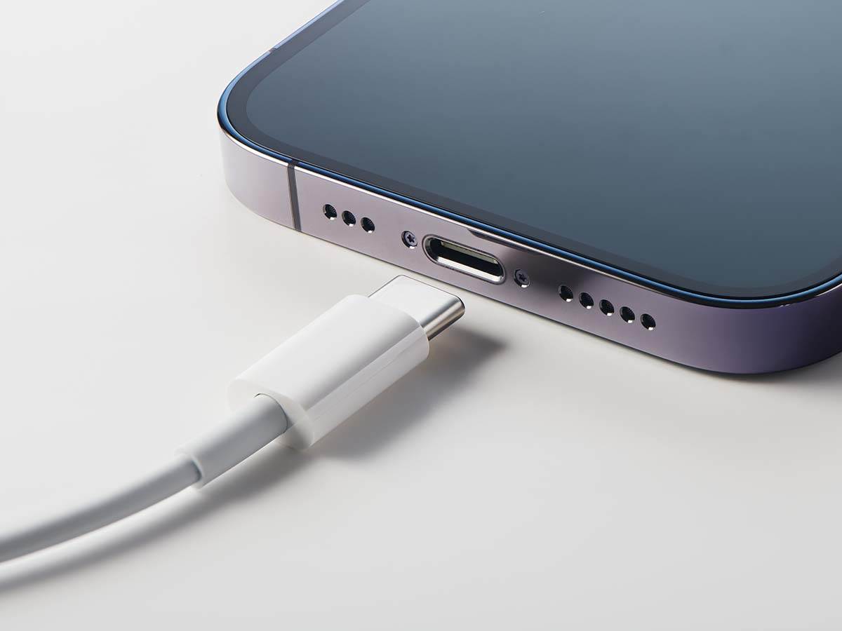  Stižu telefoni bez USB kabla u kutiji 