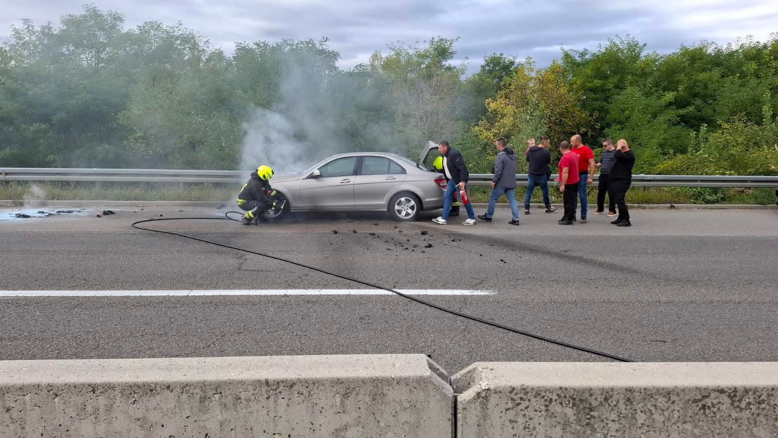  Požar na putničkom vozilu u Zalužanima 