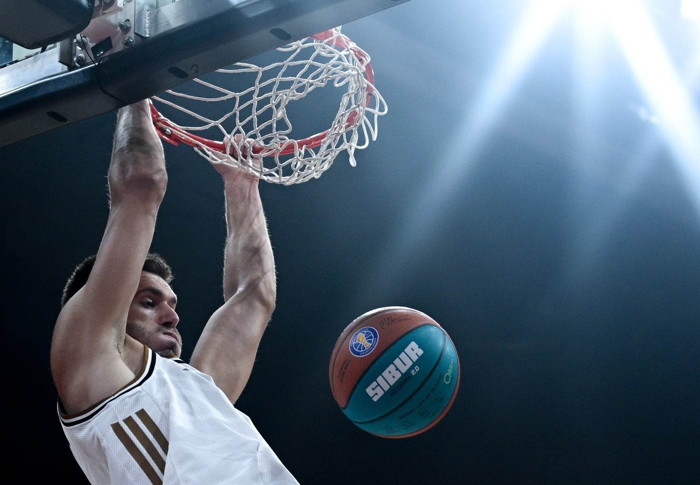  Dubai pobijedio Barselonu u Evroligi  