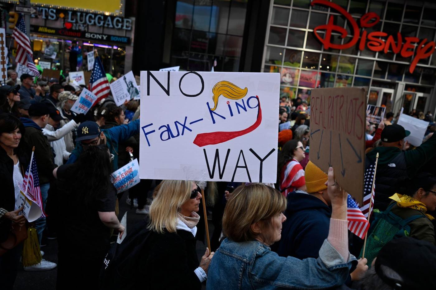 Protesti u Americi protiv Trampa 