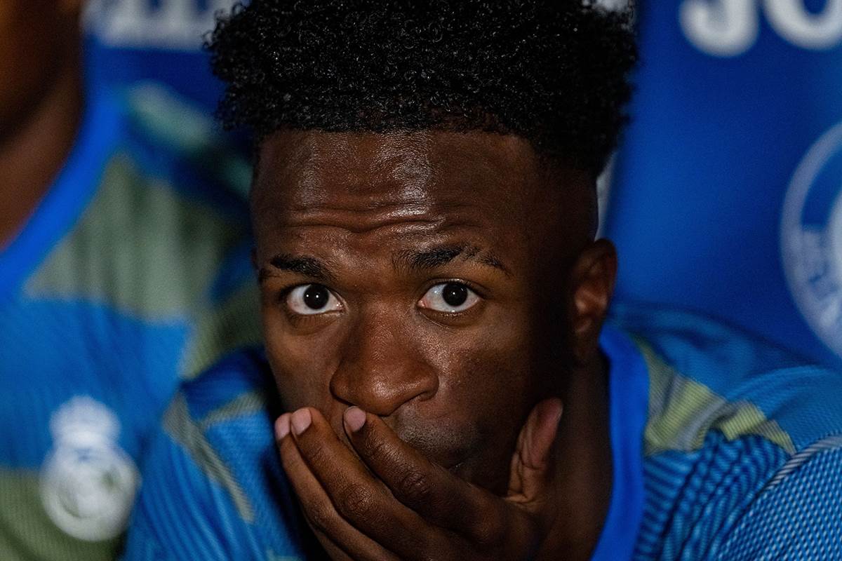  alan niom dobio crveni karton za 39 sekundi protiv vinisijusa 