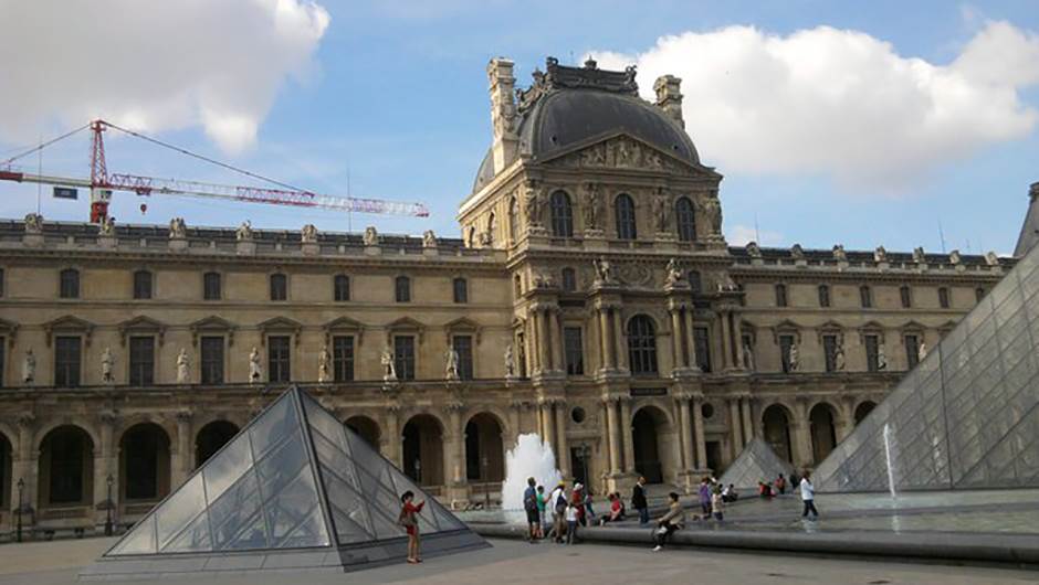  Da li će dragulji iz Luvra biti pronađeni 