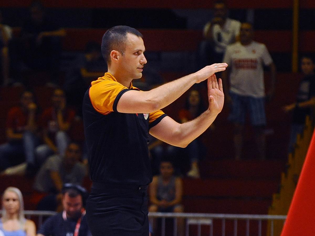  Uhapšen košarkaški sudija Uroš Nikolić 