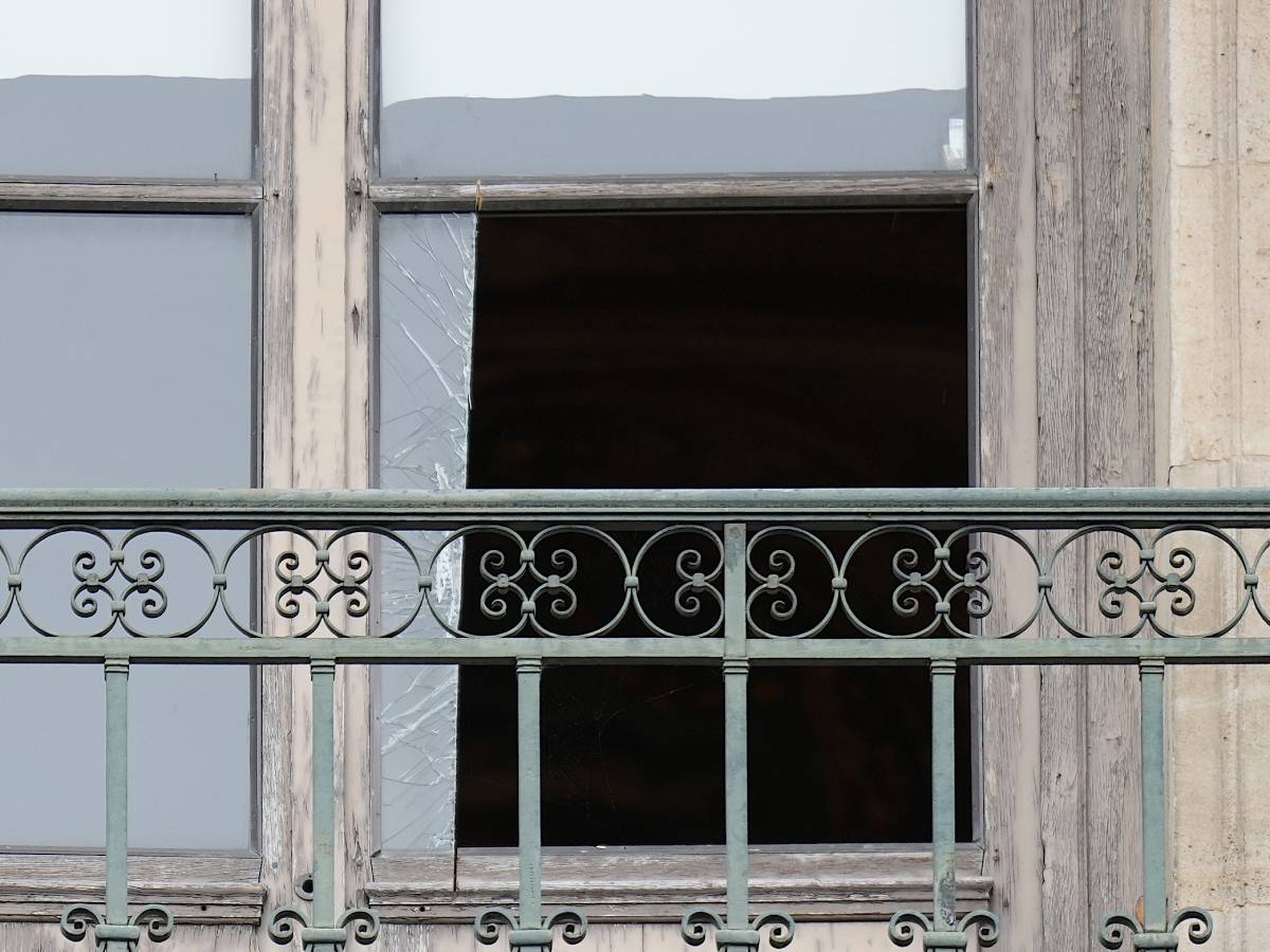  Prozor u Luvru gdje su ušli pljačkaši turistički hit 