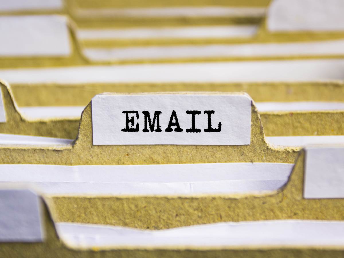  Prije 56 godina poslat prvi imejl 