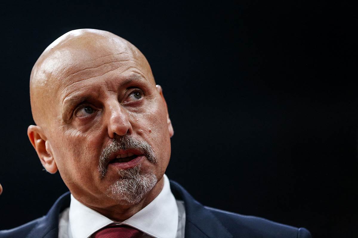  Saša Obradović pred meč sa Makabijem 