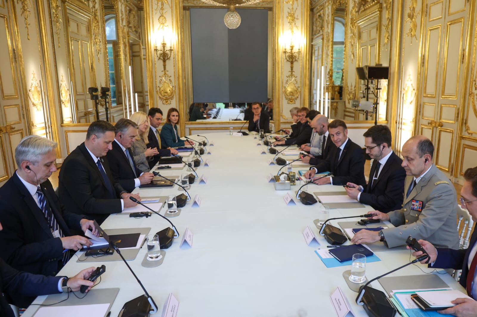  Predsjedništvo BiH na sastanku sa Makronom 