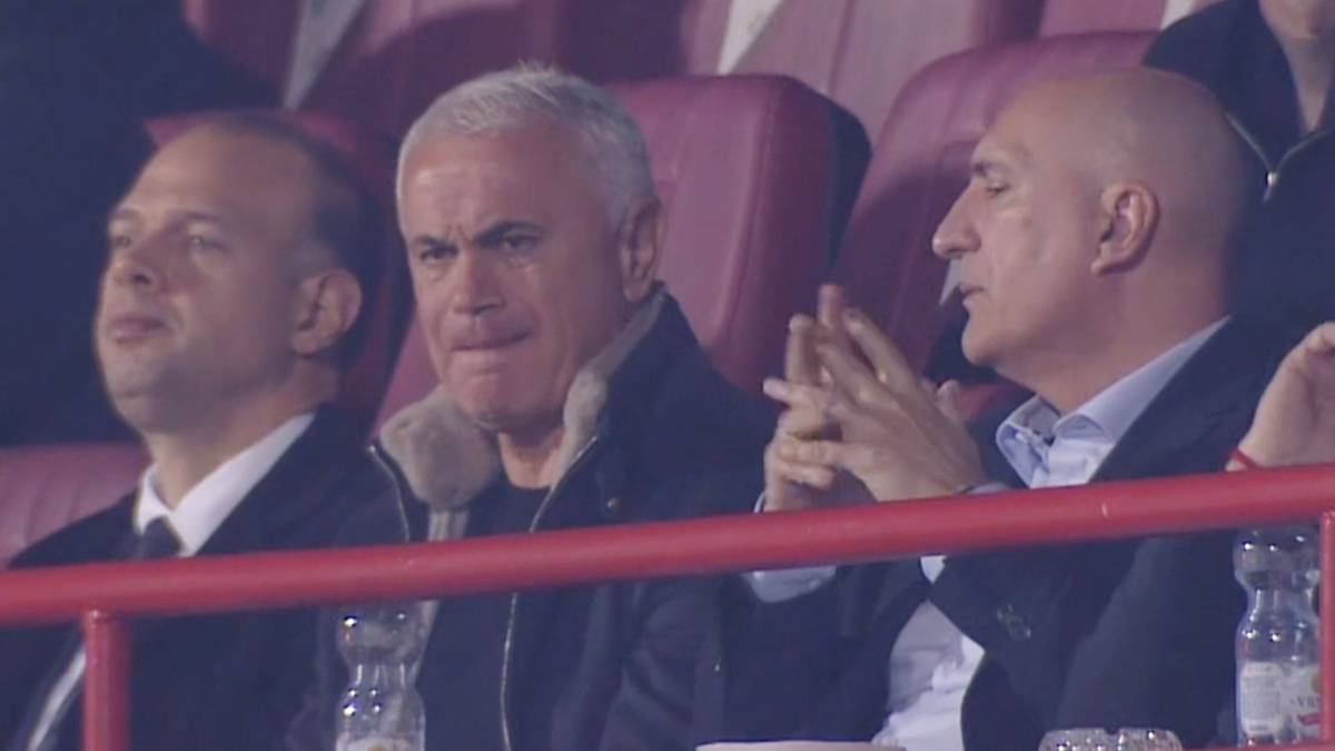  Zvezdan Terzić napustio svečanu ložu na utakmici Vojvodina Crvena zvezda 