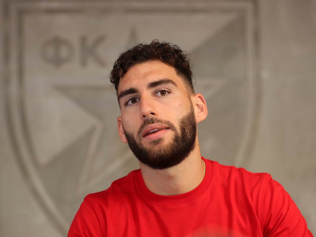  Nair Tiknizjan na pragu odlaska iz Crvene zvezde 