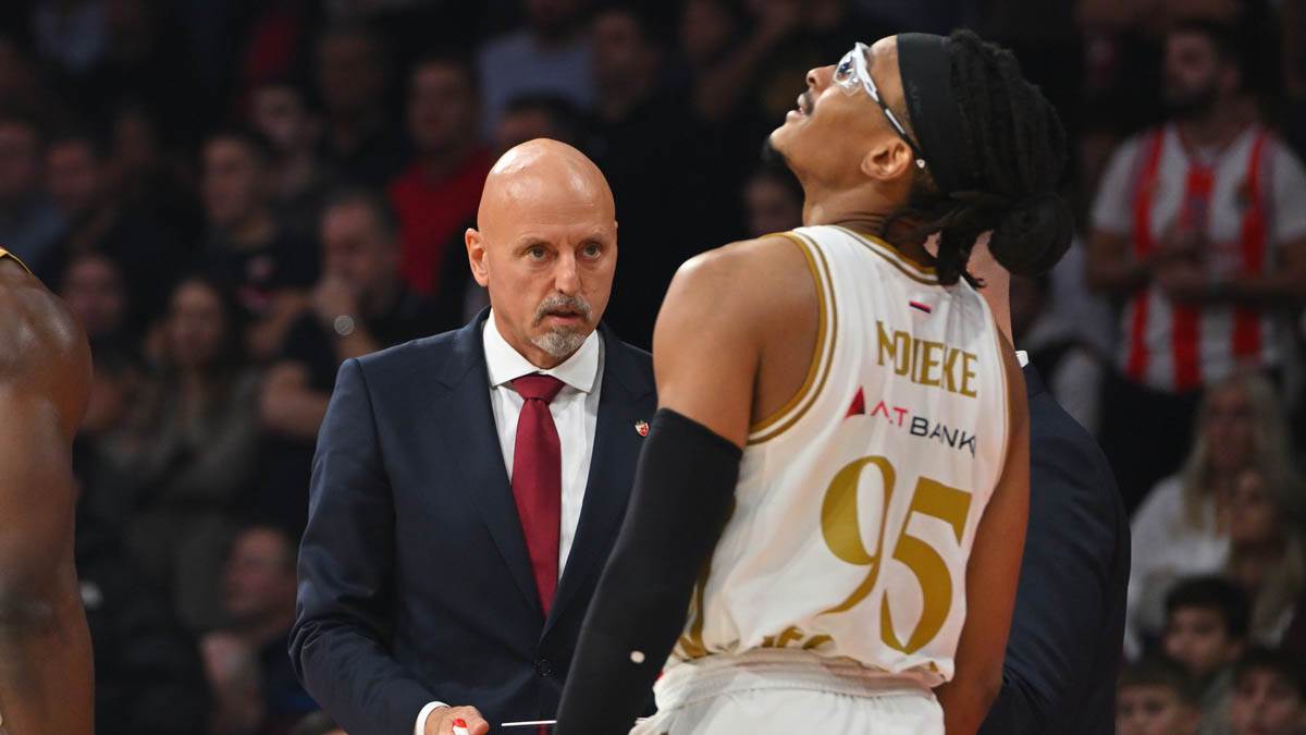  Koja je Obradovićeva supermoć? Čima Moneke zapalio društvene mreže, uporedio ga sa ozloglašenim likom 