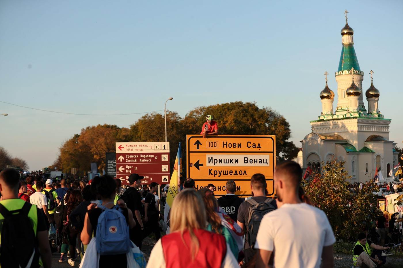  srpski studenti pješače u Novi Sad, povodom godišnjice pada nadstrešnice 