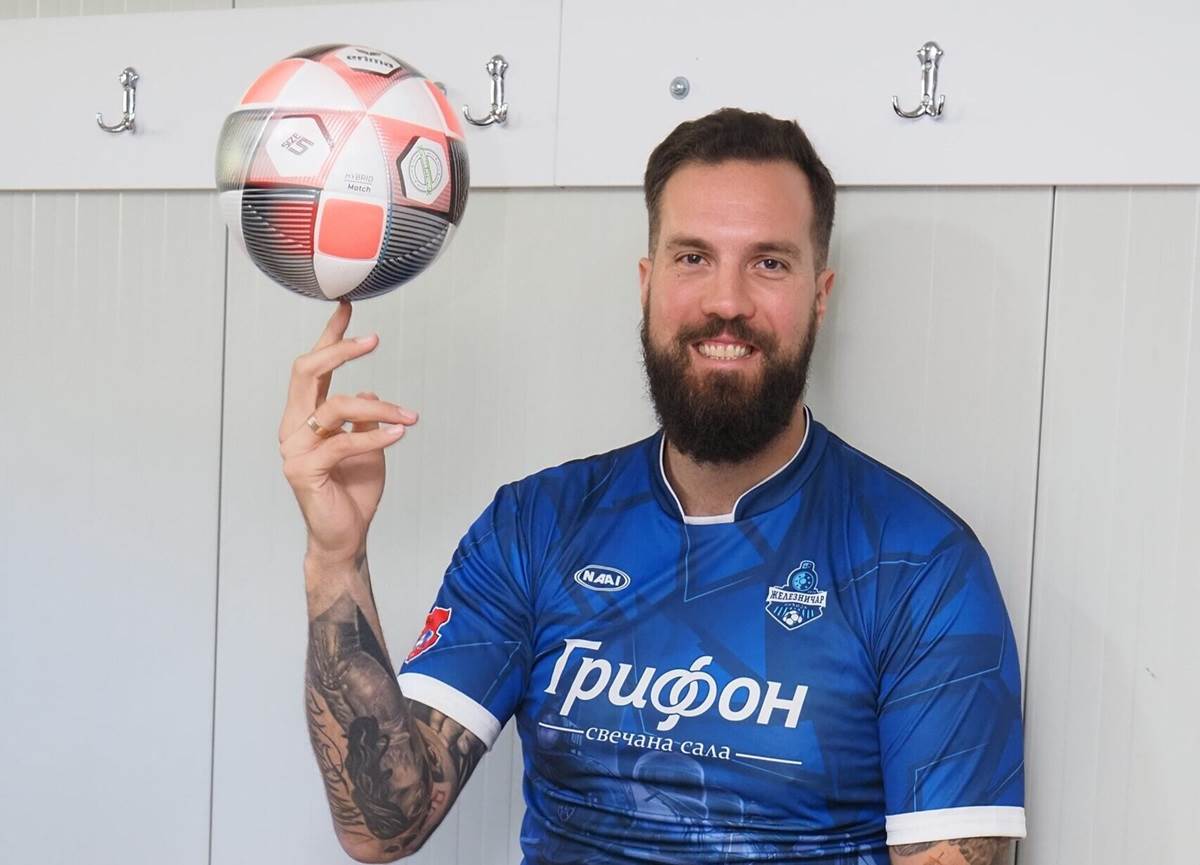  Miroslav Raduljica debituje kao fudbaler 