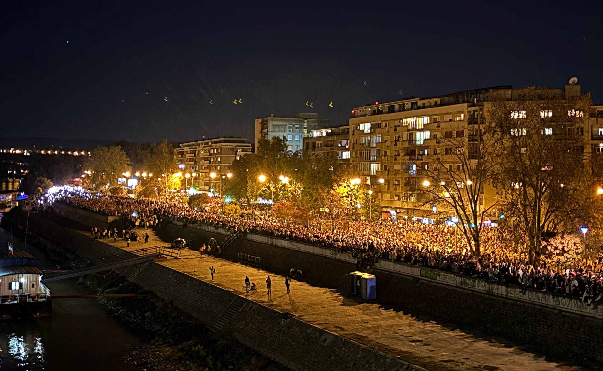  Hiljade na keju u Novom Sadu 