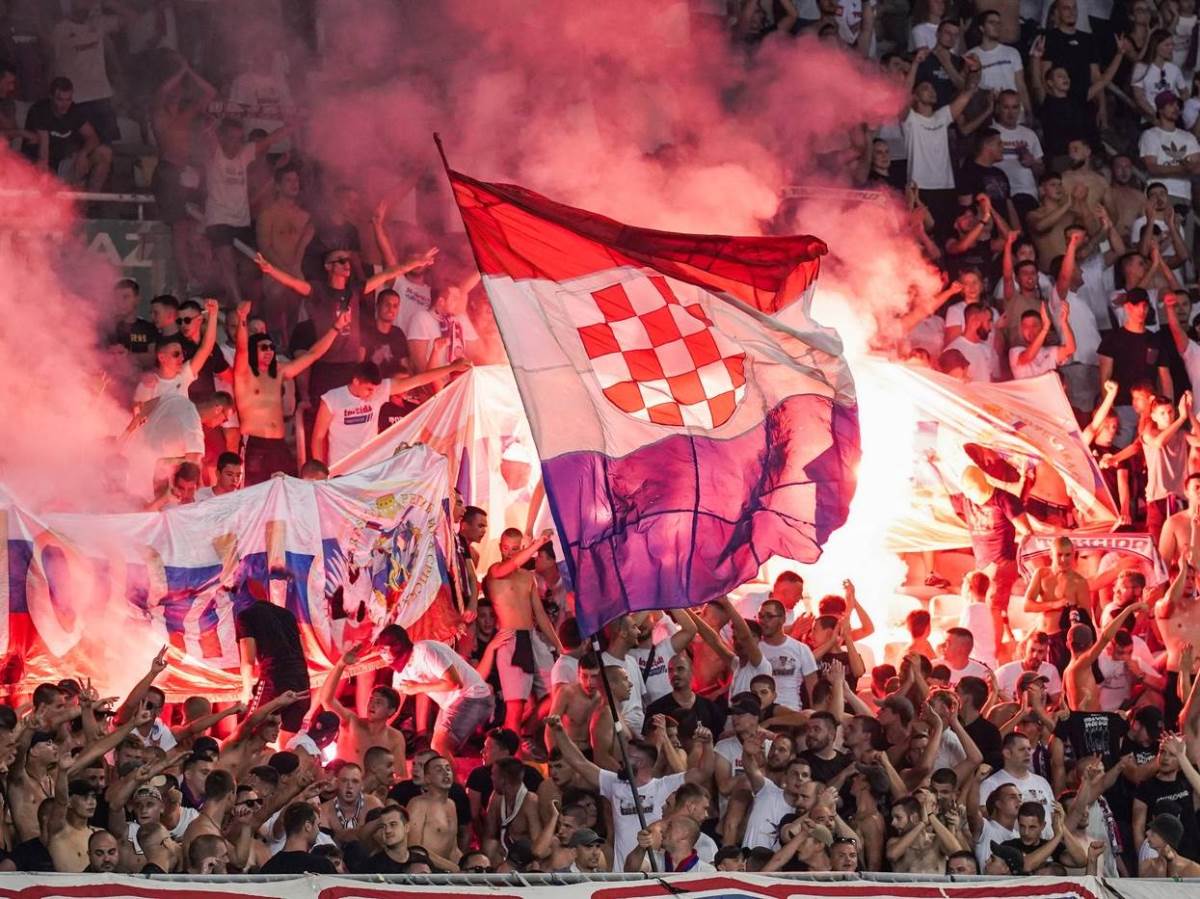  Navijači Hajduka iz Splita uzvikivali Za dom spremni 