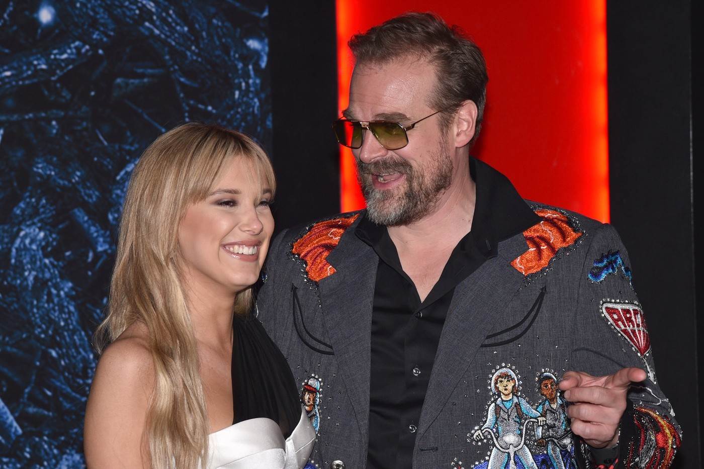  Mili Bobi Braun pred premijeru Stranger Things optužila Dejvida Harbura za uznemiravanje 