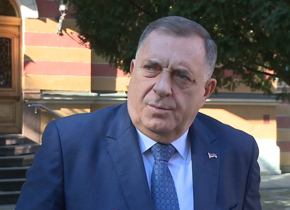 Dodik izjavio da OHR mora nestati 