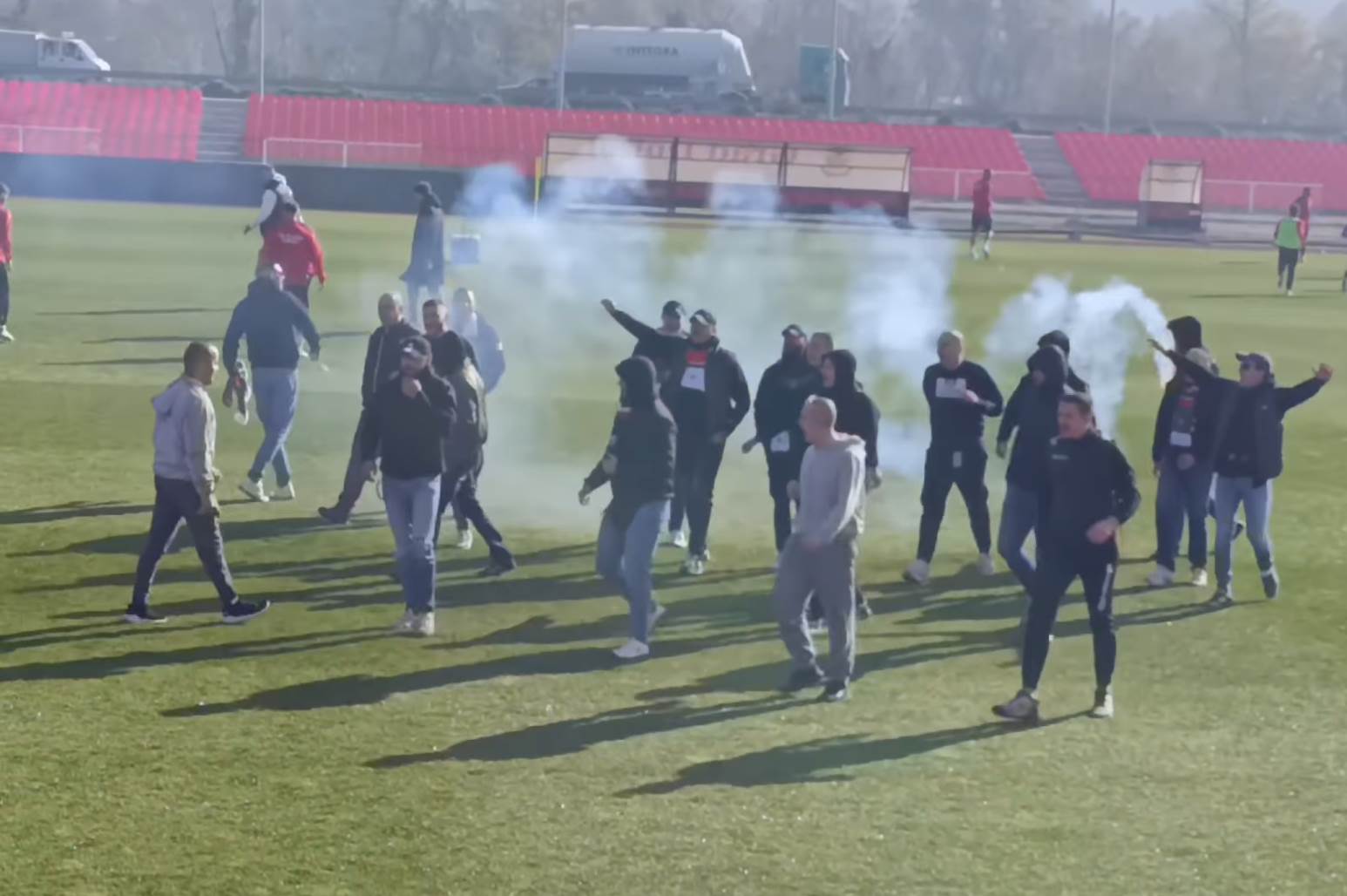  Navijači Sloge pružili podršku svojim igračima 