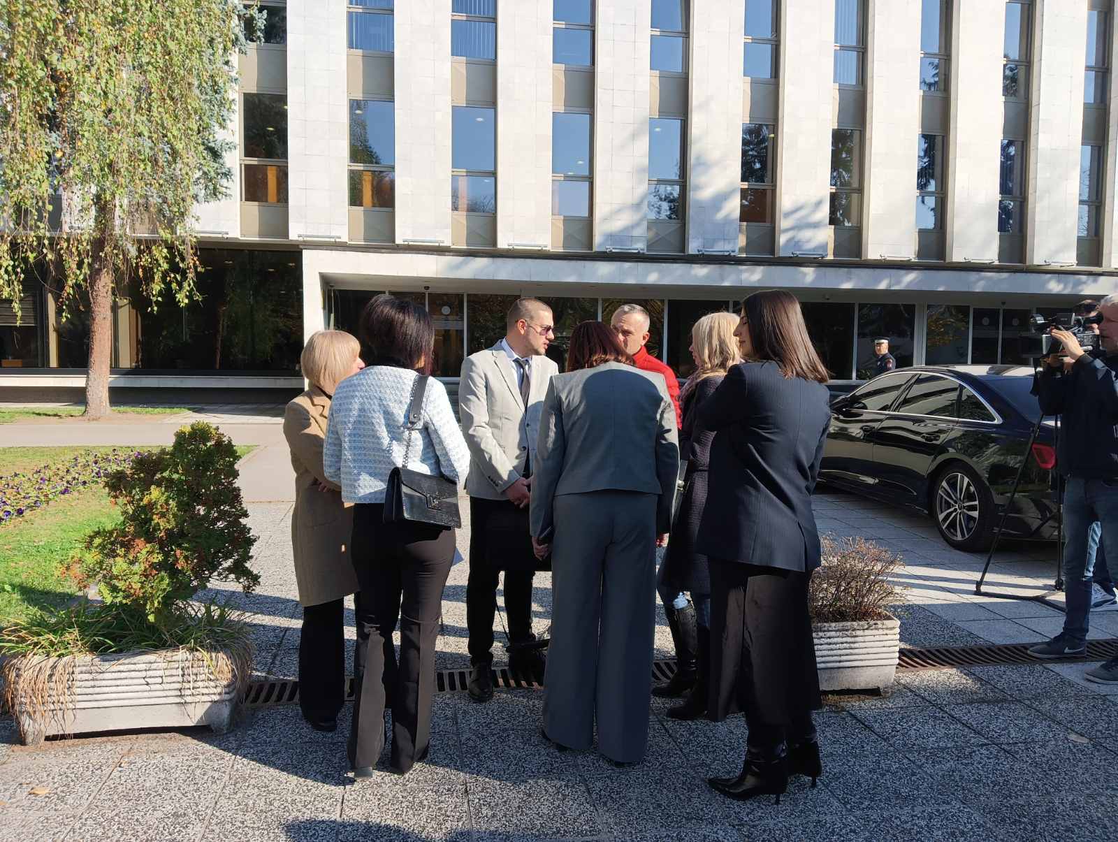  Roditelji njegovatelji ispred NSRS 