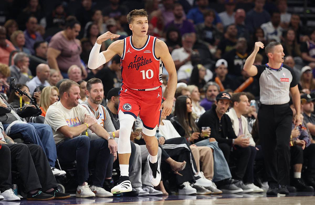  Bogdan Bogdanovi' dao 12 poena u pobjedi Klipersa 