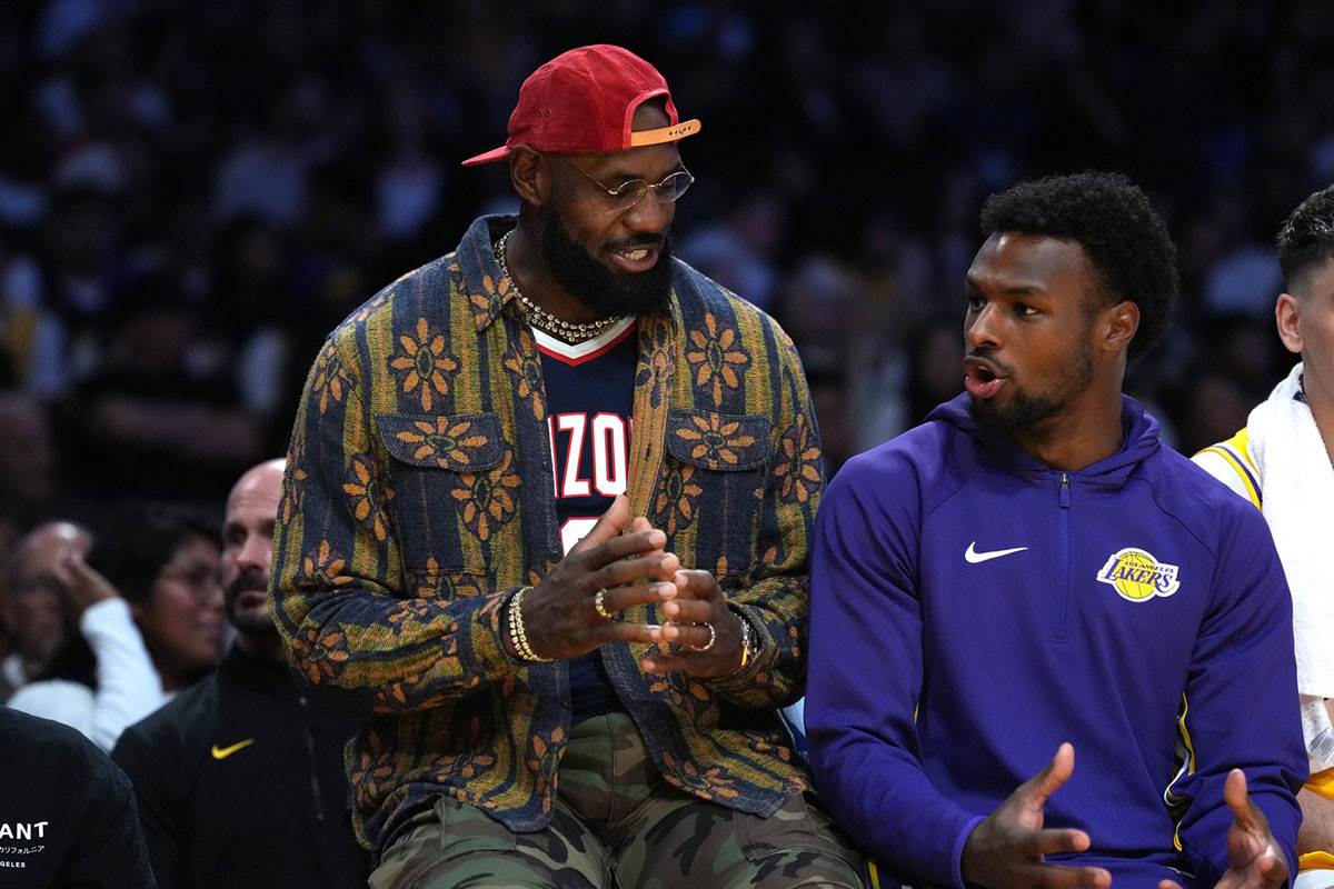  Broni Džejms očajan na početku sezone 