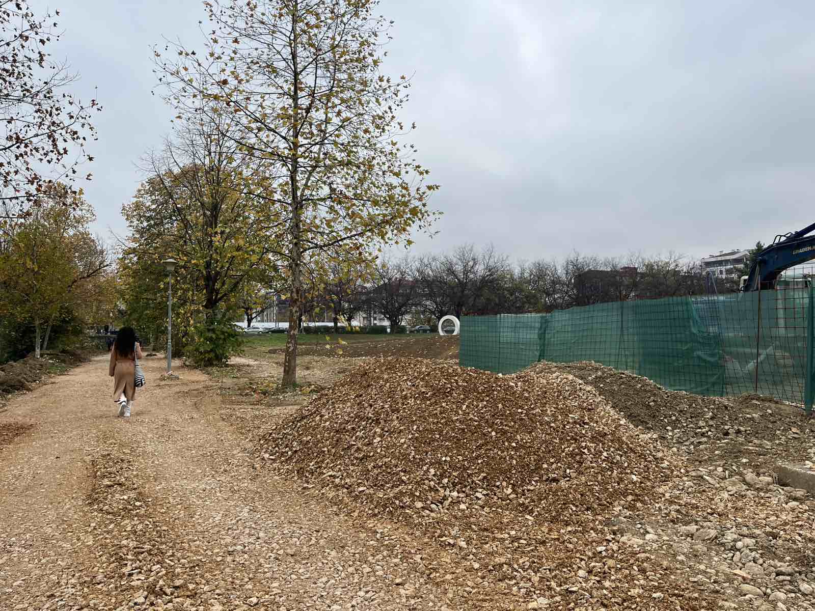  Šetalište uz Vrbas u Banjaluci pretvoreno u blatnjavi prolaz 