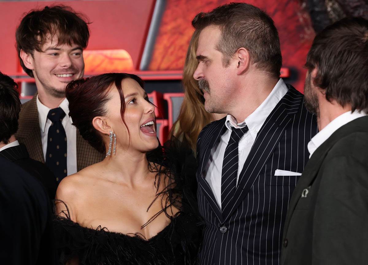  Mili Bobi Braun i Dejvid Harbur zajedno na crvenom tepihu 