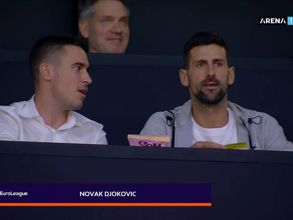  Novak Đoković gleda meč Olimpijakosa i Partizana 