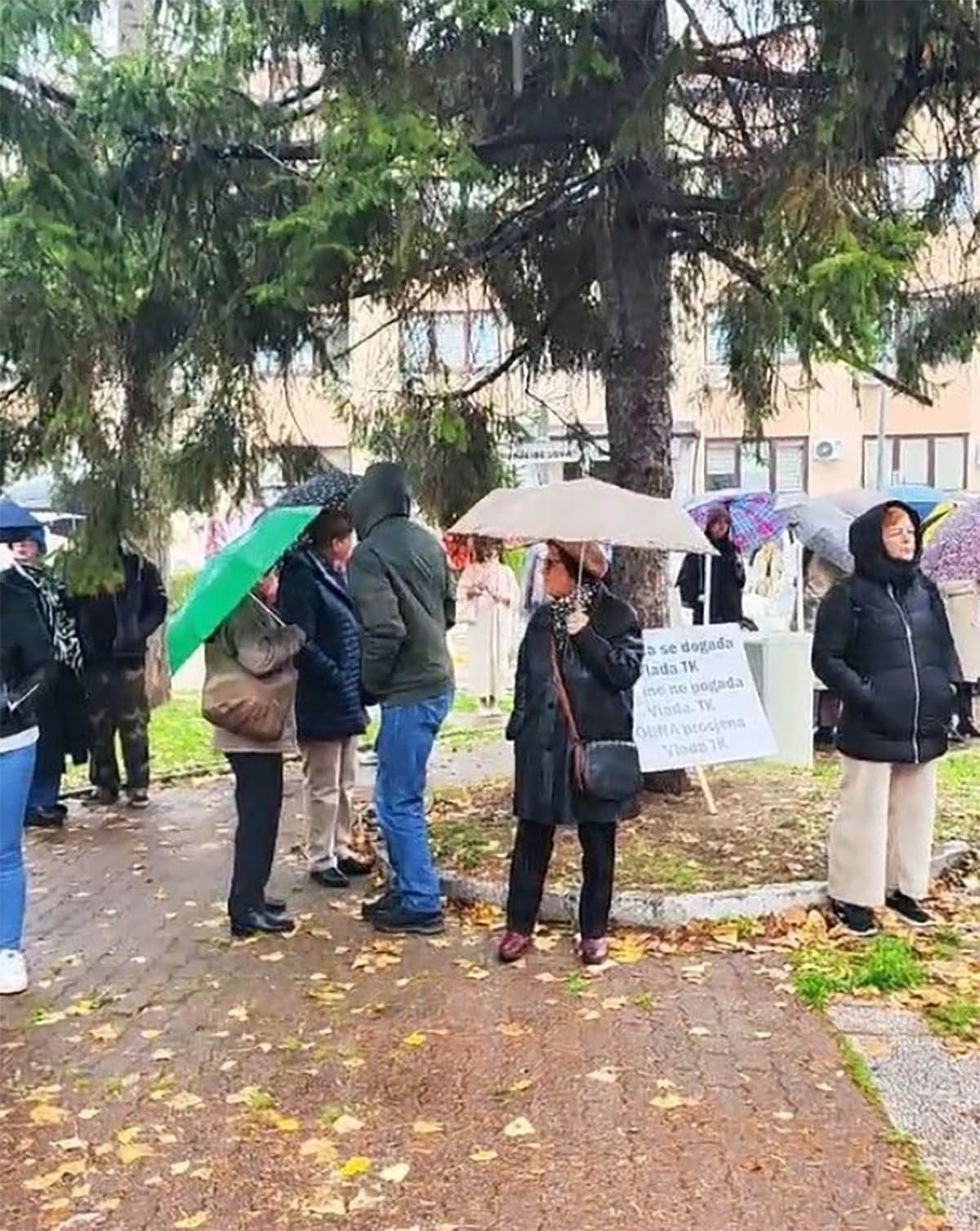  Protest u Tuzli: Građani traže smjenu odgovornih za požar i podvođenje djece 