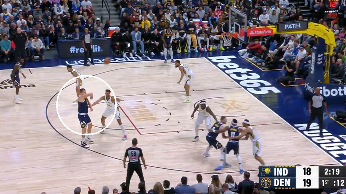  Asistencija Nikole Jokića bez gledanja  