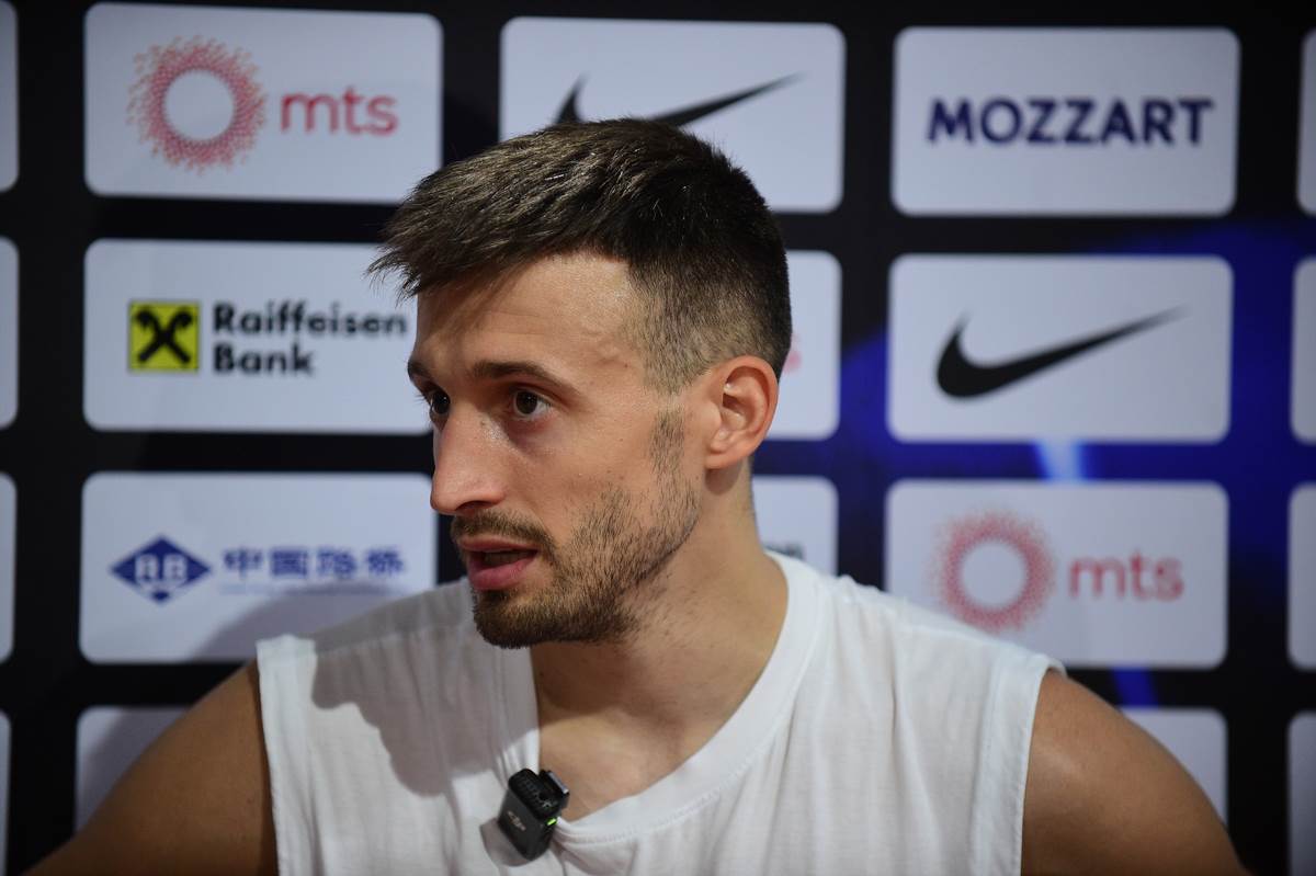  Aleksa Avramović igra za Dubai protiv Crvene zvezde  