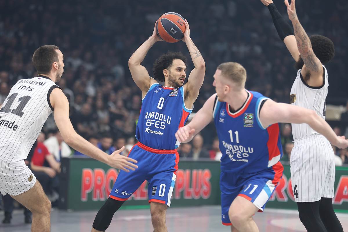  Šejn Larkin operisan ne igra do februara 