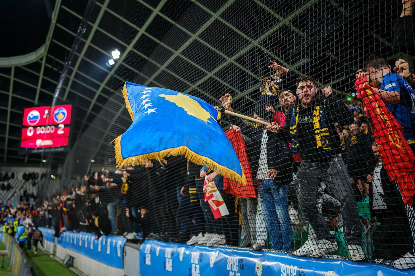  Navijači Kosova izviždali himnu Slovenije 