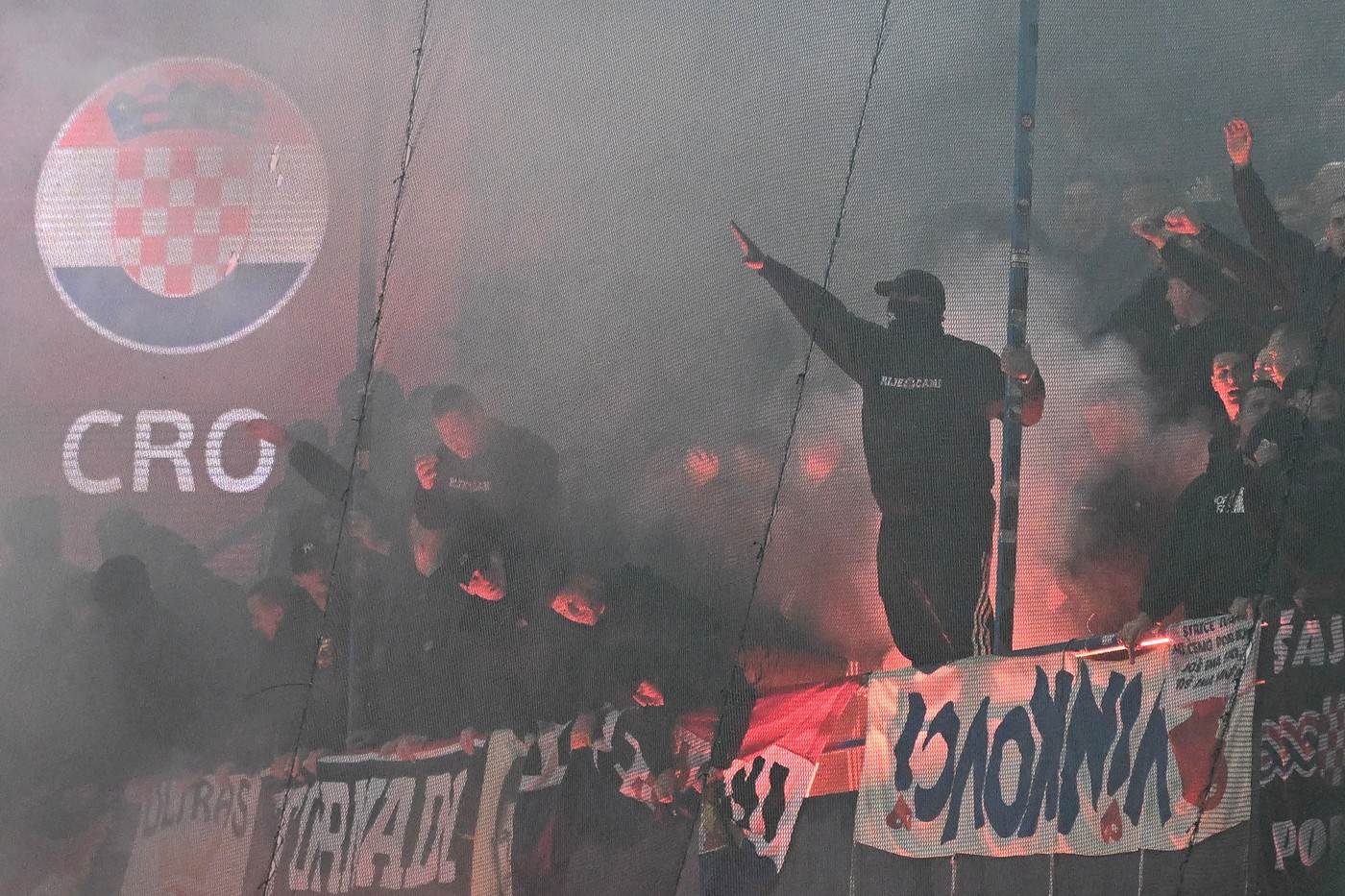  Hrvatski komentator osudio skandiranje Hrvata u Crnoj Gori 