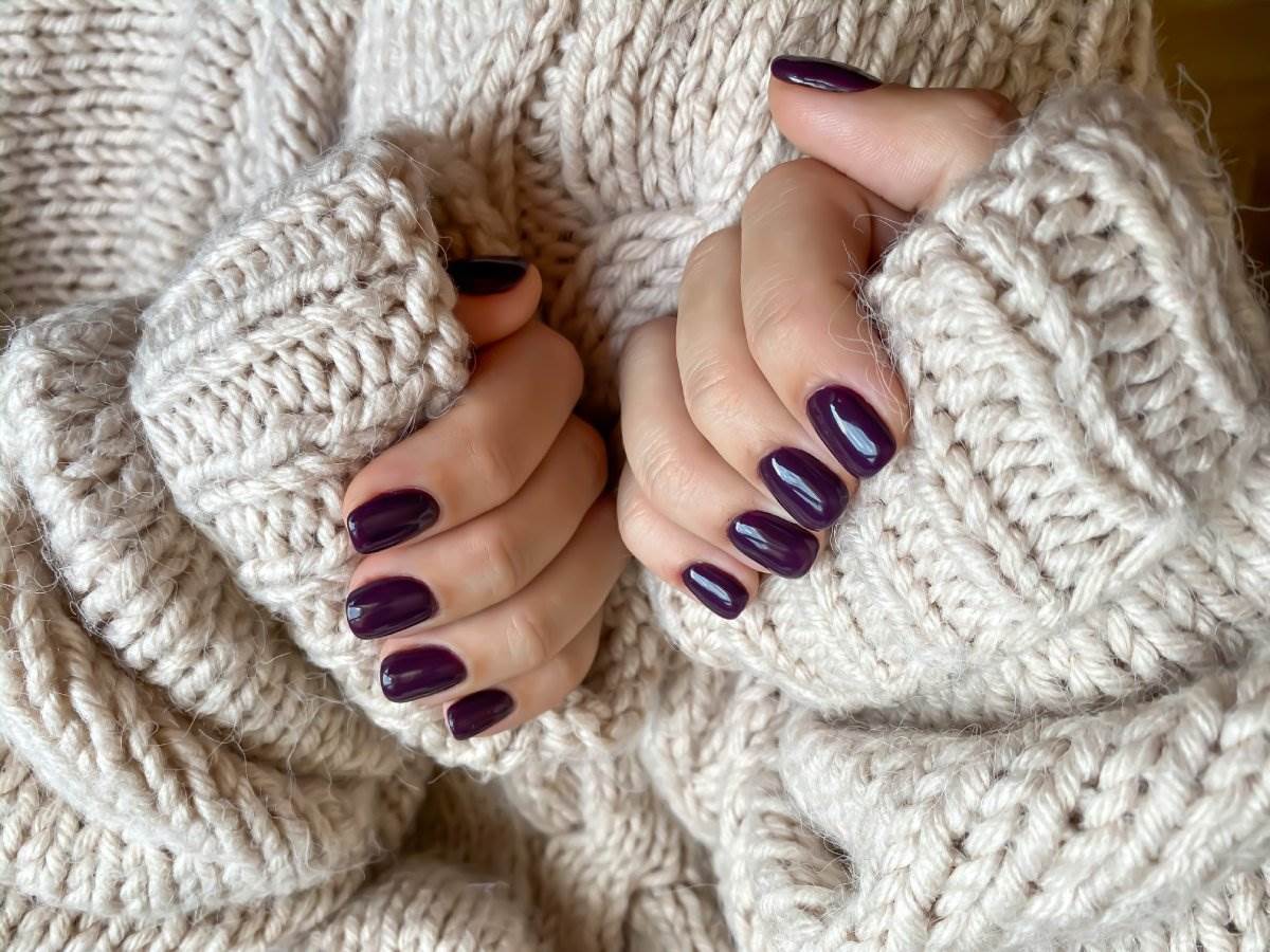  Moderne zimske boje za nokte 