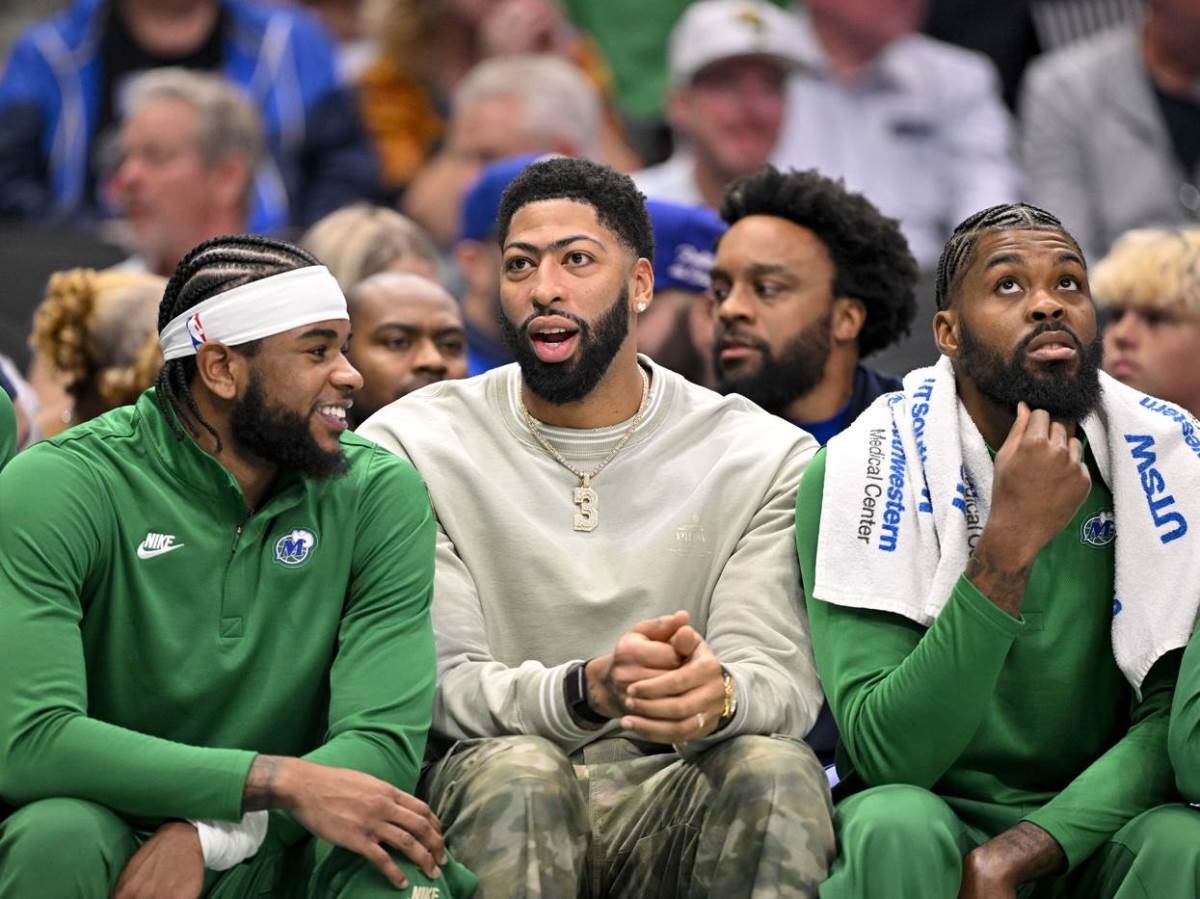  Entoni Dejvis odlazi iz Dalasa  