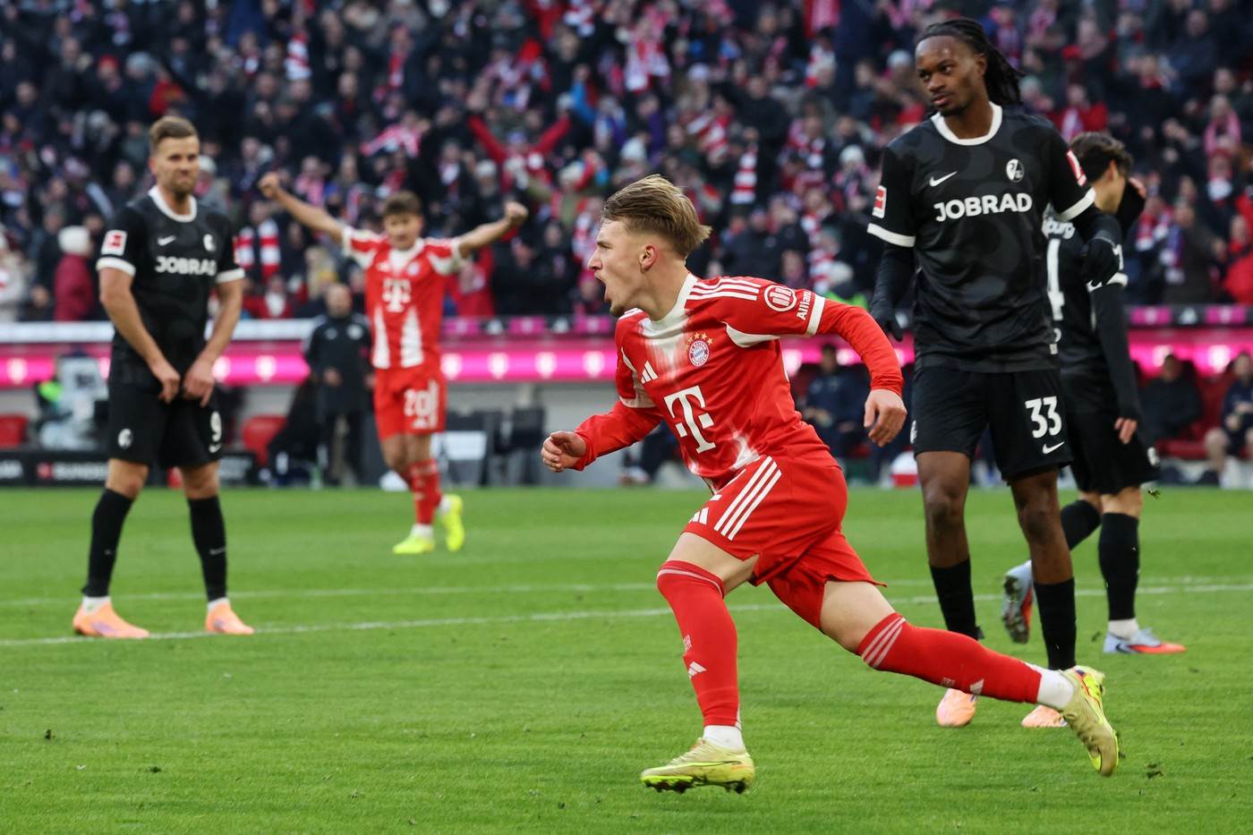  Lenart Karl, Bajern Minhen - Frajburg 