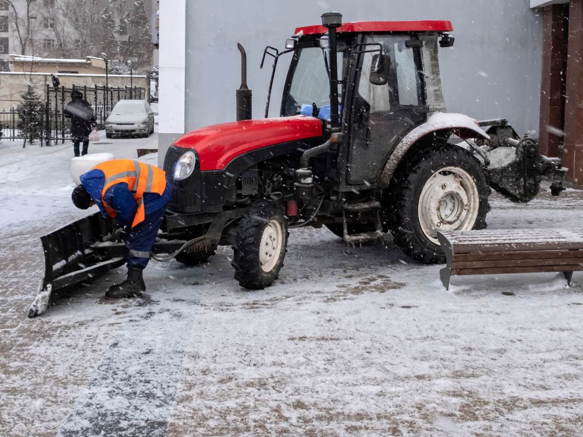  traktor za čišćenje snijega 