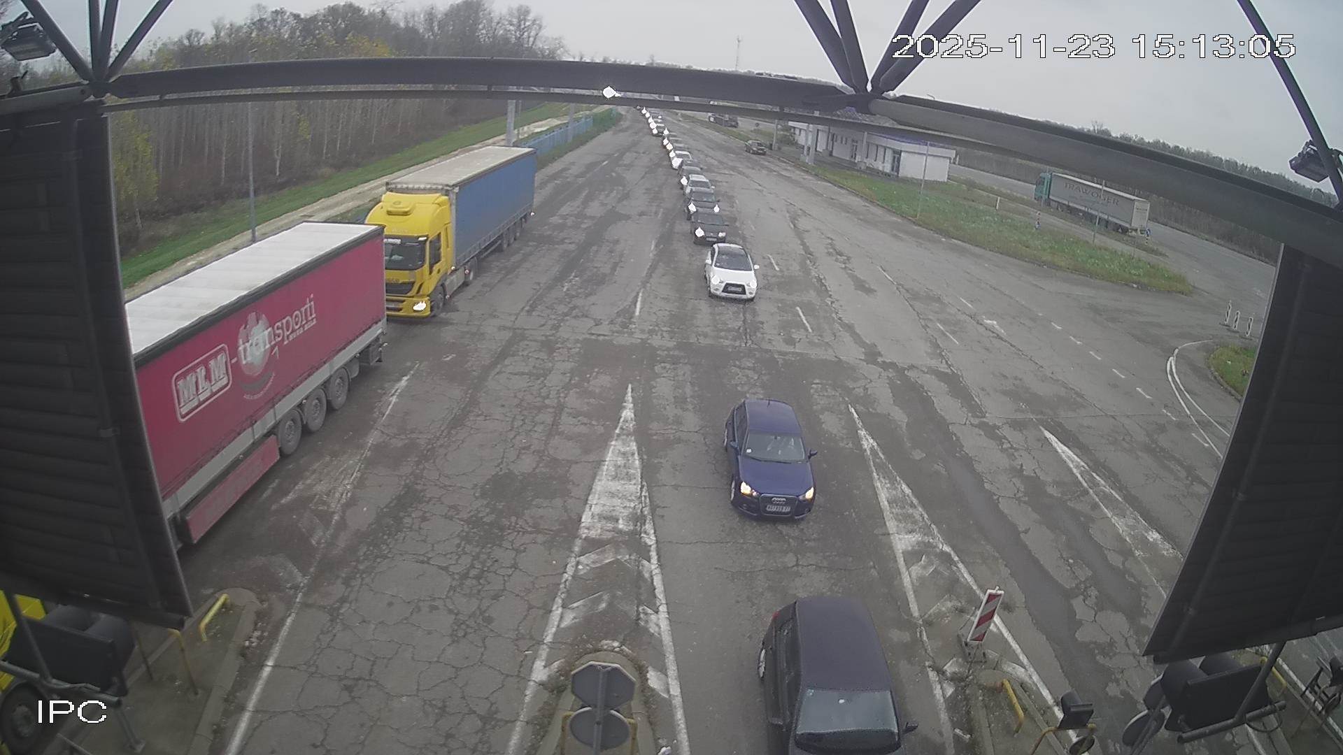  Kolone vozila na granicama sa Hrvatskom i Srbijom 