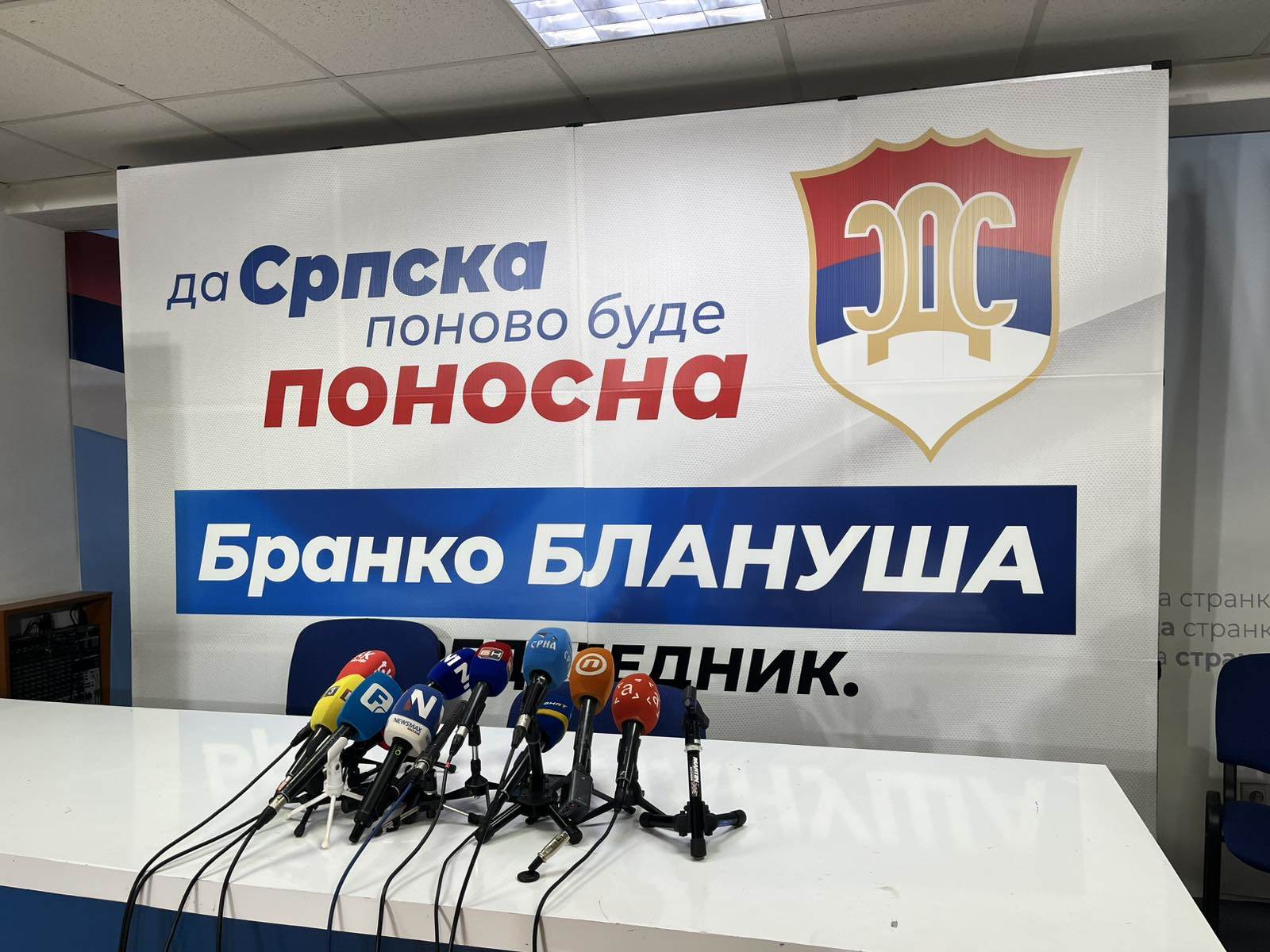  SDS najavljuje prednost Blanuše, ali opozicija se ne okuplja: Samo Jelena Trivić u štabu 
