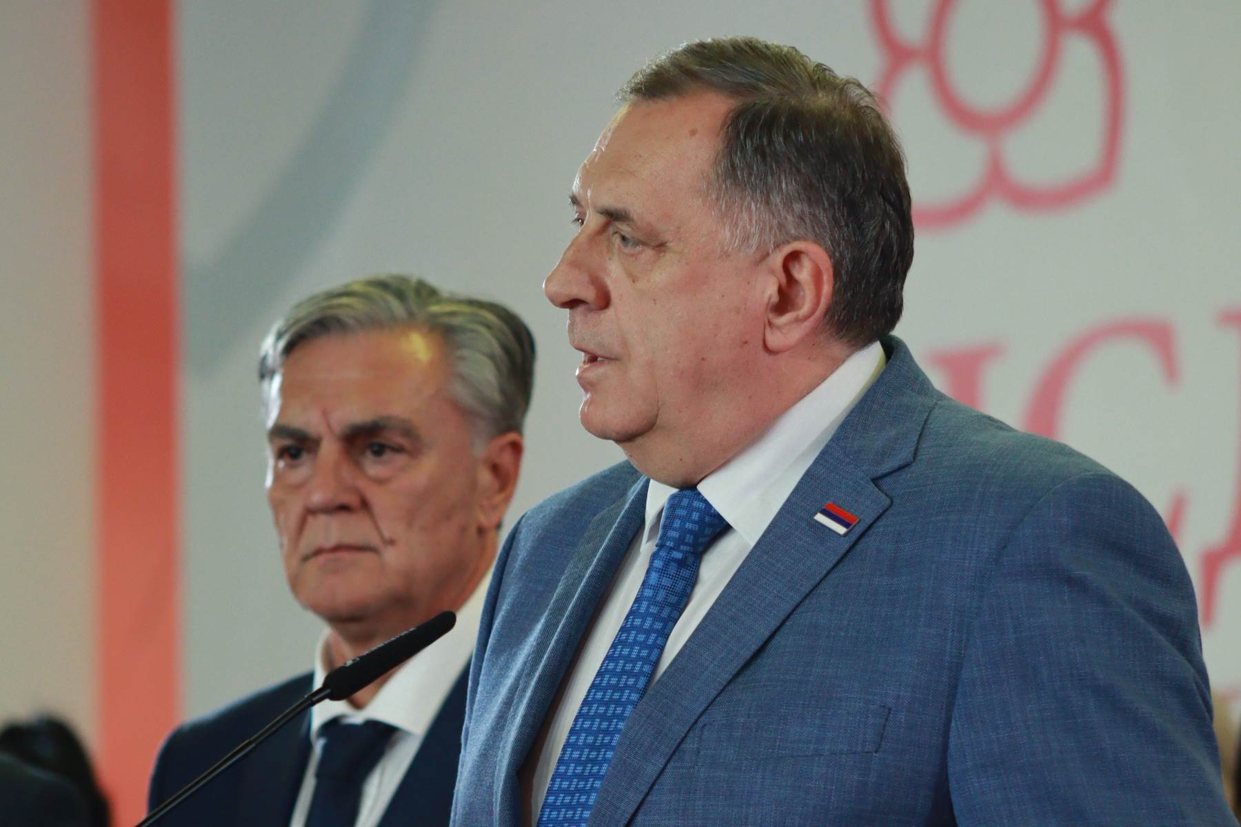  Široki osmijesi i aplauzi u SNSD-u - Dodik: Na današnjim izborima pobijedio je naš kandidat Siniša Karan 