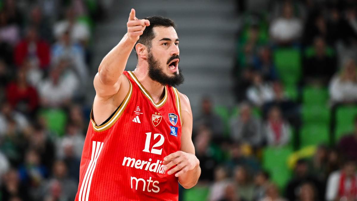  Zvezda u posebnim majicama trenirala pred Olimpijakos 