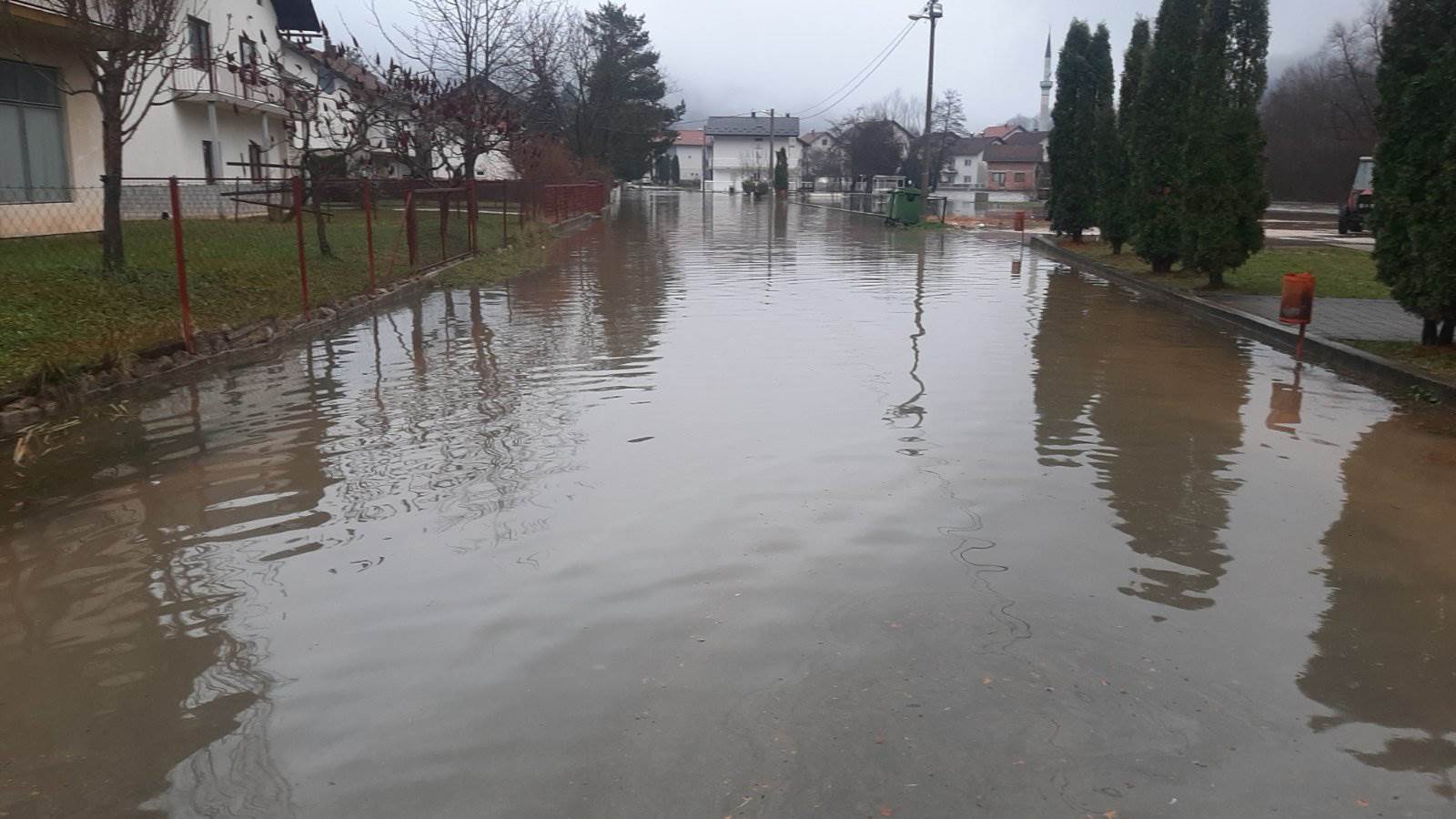  Pliva i Jošavka izlile se u Jezeru 