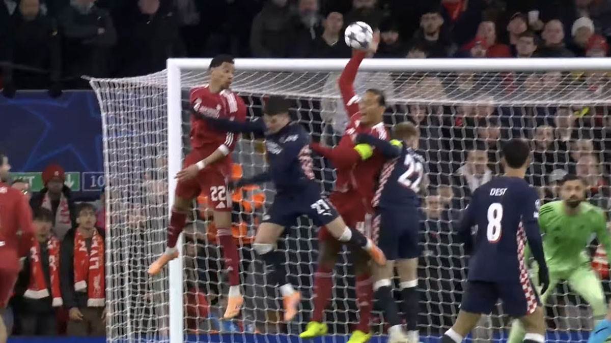  Vad Dajk skrivio penal u porazu Liverpula 