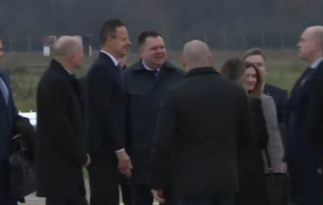  Iako je Helez zabranio: Sijarto sletio u Banjaluku, dobija počasni doktorat 