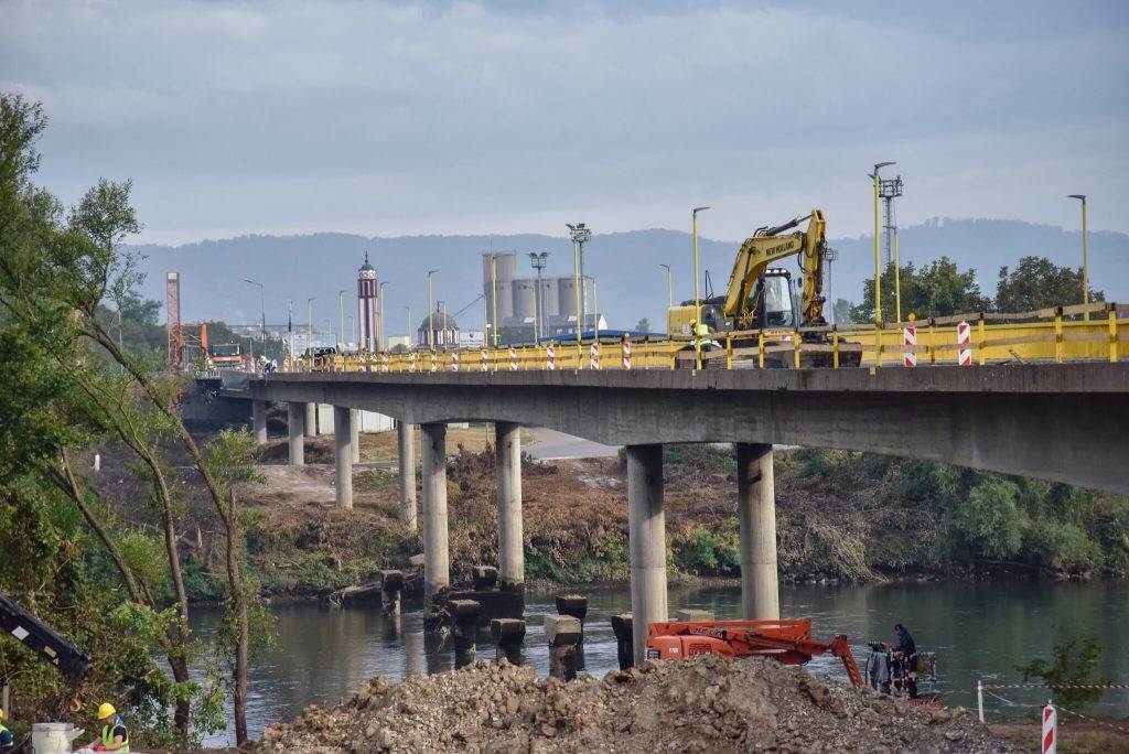  Most Karakaj otvoren za teretni saobraćaj 