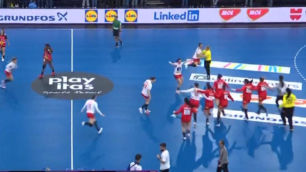  Rukometašice Srbije slave pobjedu protiv Španije 